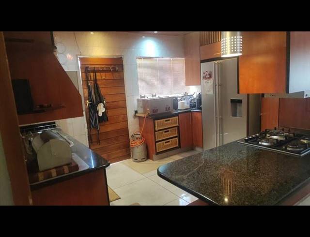 3 BEDROOM HOUSE FOR SALE IN VAN DYK PARK